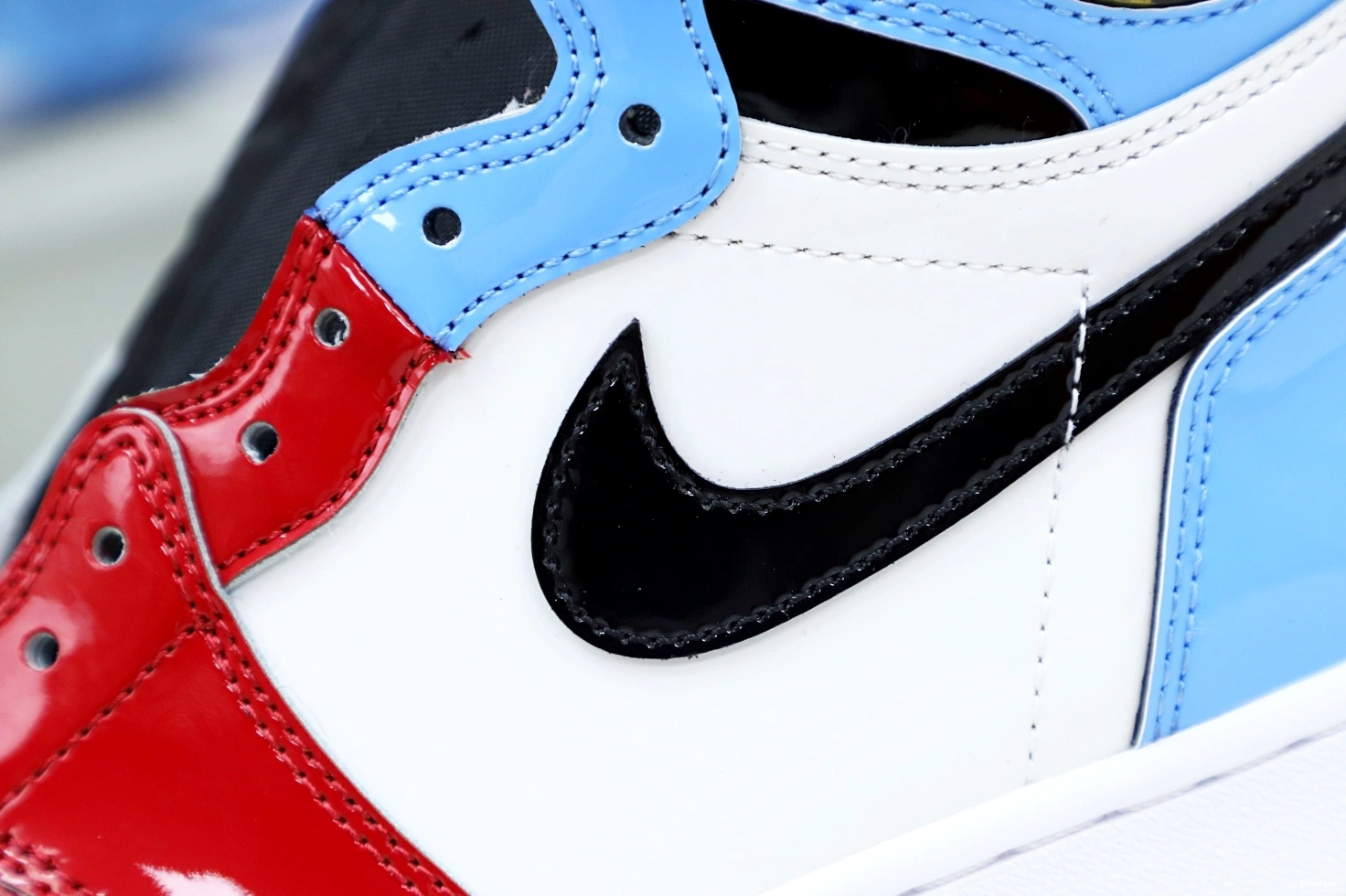 AIR 'FEARLESS' HIGH 1 OG RETRO JORDAN 0820